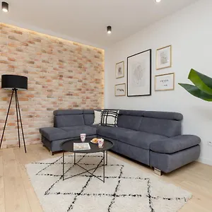 Loft With Parking In By Renters Apartament